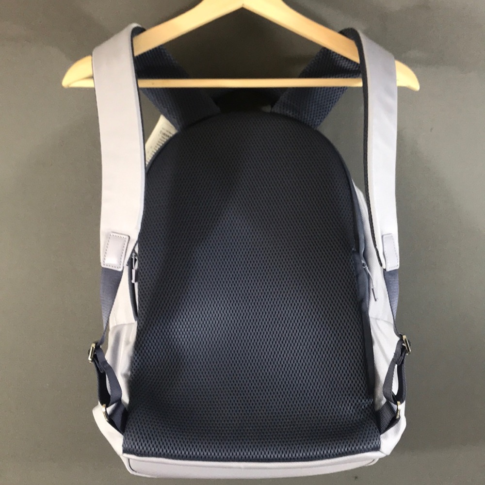 Cute Color !!! Lululemon everywhere backpack 17L - Picture 2 of 6